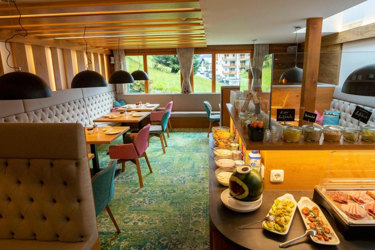 Hotel Lucia Дамульс Экстерьер фото
