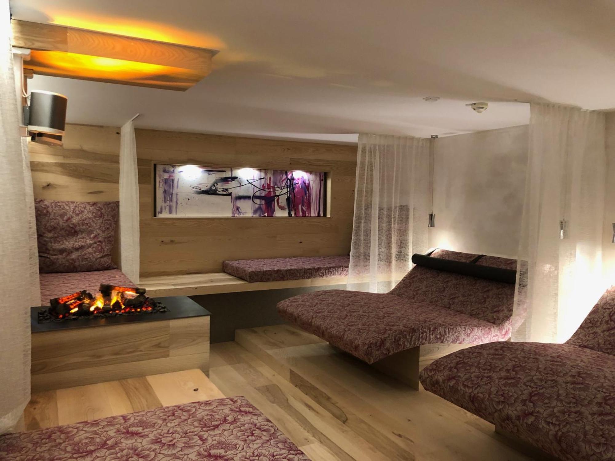 Hotel Lucia Дамульс Экстерьер фото